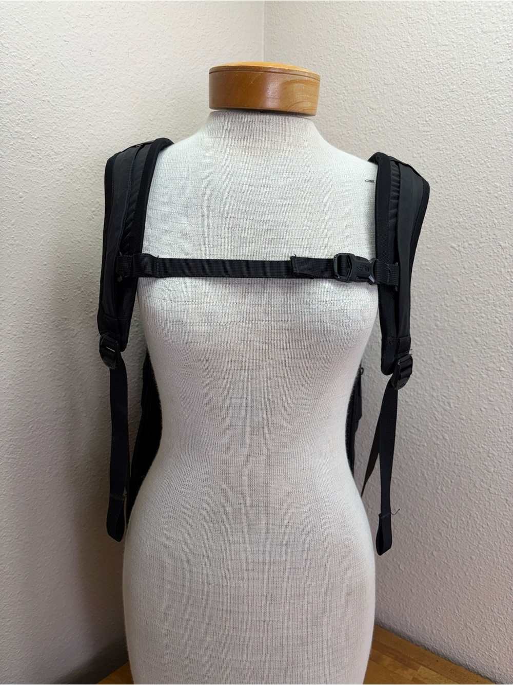 The North Face Kaban Backpack Gray Black Laptop Travel Commuter Work Bag - Picture 7 of 12
